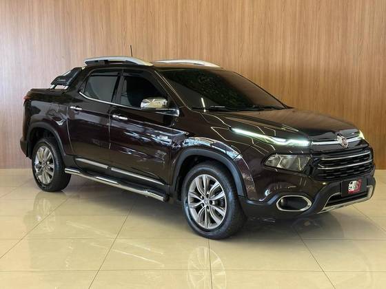 FIAT TORO 2.0 16V TURBO DIESEL RANCH 4WD AT9 FIAT TORO 2.0 16V TURBO DIESEL RANCH 4WD AT9